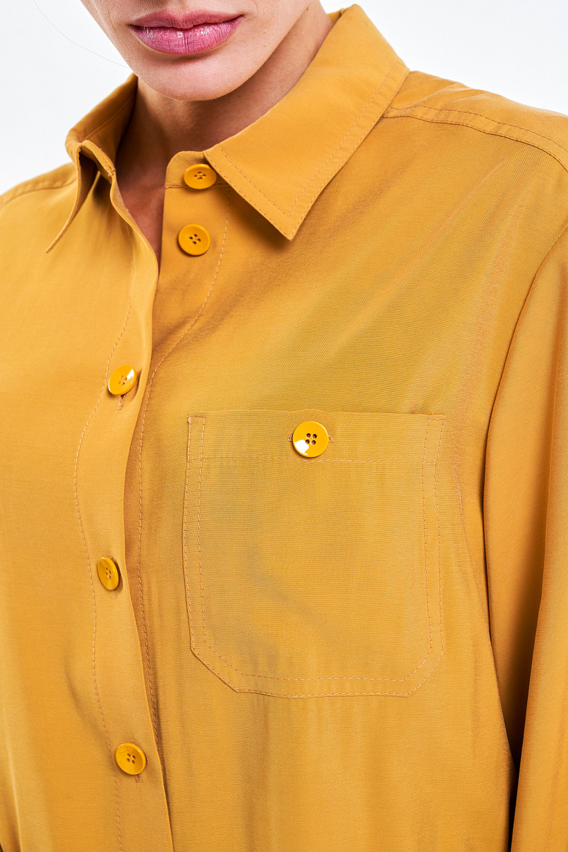 Блуза медового оттенка на пуговицах