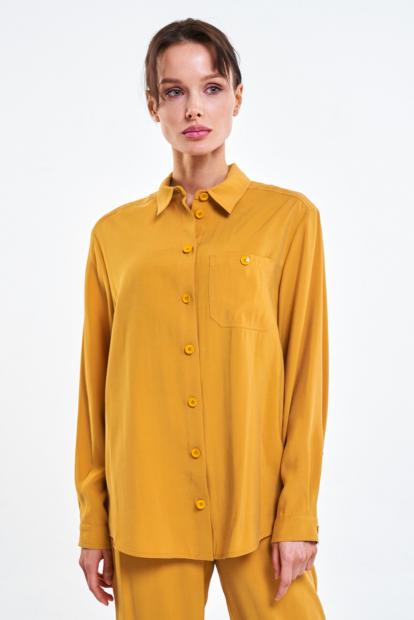 Блуза медового оттенка на пуговицах